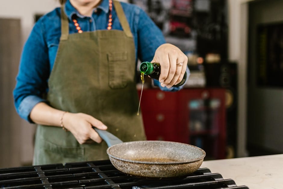 Why You Should Cook With Garlic, Onions, and Olive Oil Daily